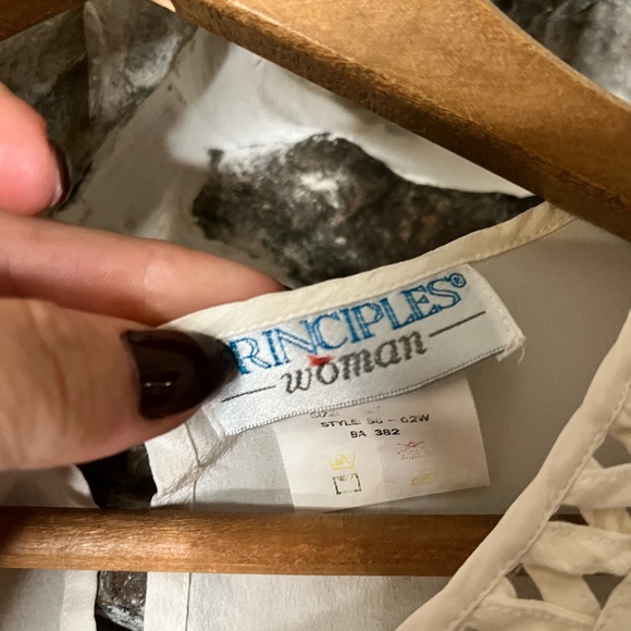 Vintage 100% Silk Blouse - Picture 6 of 6